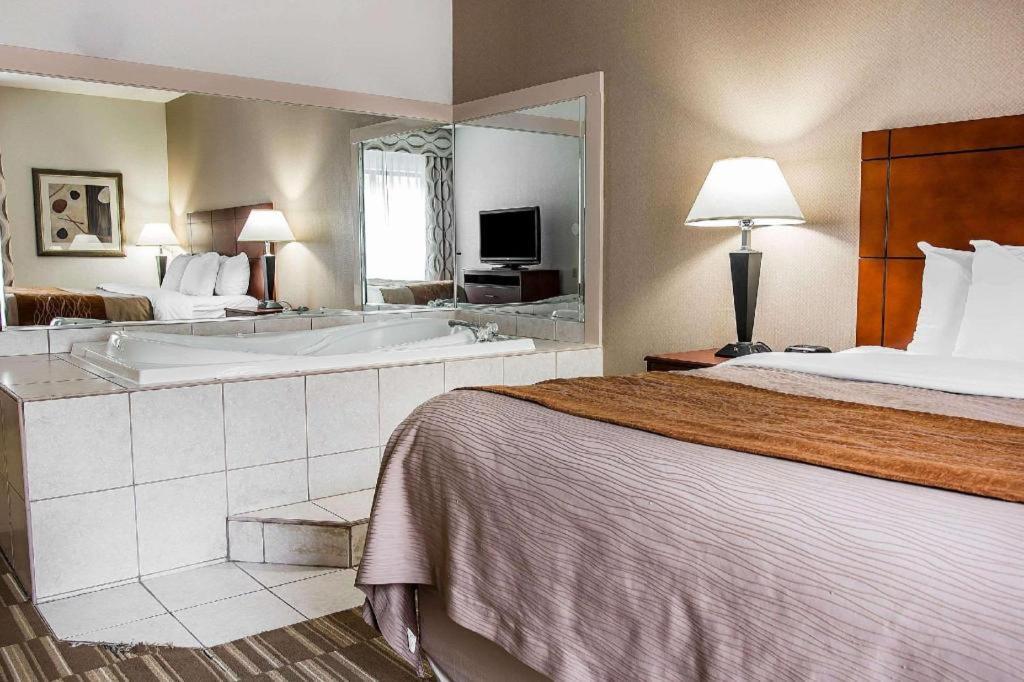 Comfort Inn & Suites University South Ann Arbor Zewnętrze zdjęcie
